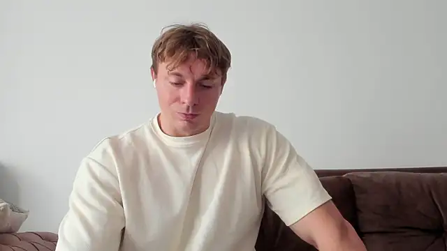 Snapshot of o_r_b_i_t chatting on March 14, 2025, 3:14 pm o r b i t online show from March 14, 2025, 3:14 pm