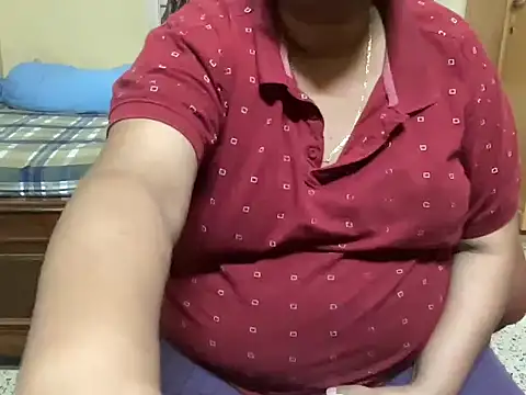 Snapshot of FatIndianBoy chatting on January 15, 2025, 5:58 pm FatIndianBoy online show from January 15, 2025, 5:58 pm