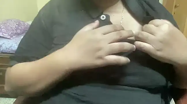 Snapshot of FatIndianBoy chatting on December 26, 2024, 2:05 pm FatIndianBoy online show from December 26, 2024, 2:05 pm