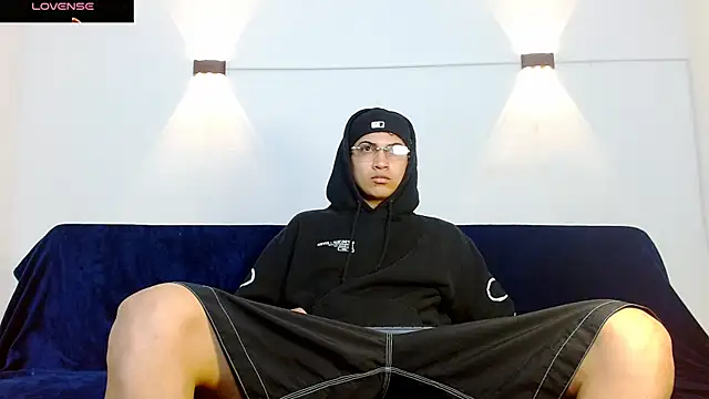 Snapshot of Br4ndxpimm chatting on October 22, 2025, 1:21 pm Br4ndxpimm online show from October 22, 2025, 1:21 pm