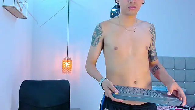 Br4ndxpimm online show from March 13, 2026, 6:13 pm