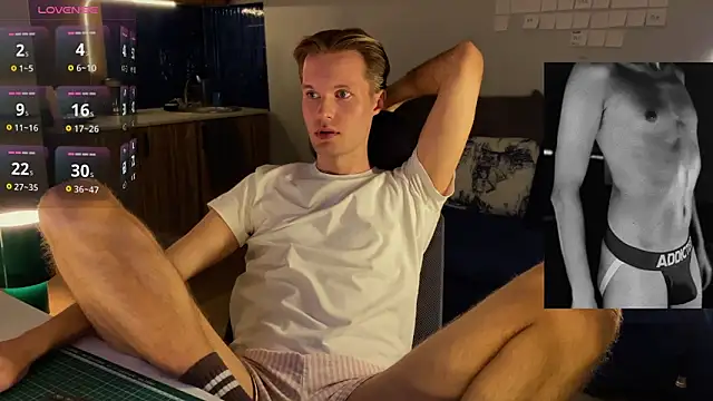 Leonnextdoor online show from February 8, 2026, 6:16 pm