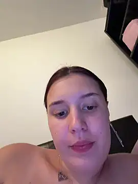 LeeaRose online show from August 3, 2026, 5:52 pm