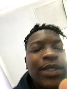 Redfucks333 online show from November 17, 2025, 2:32 pm