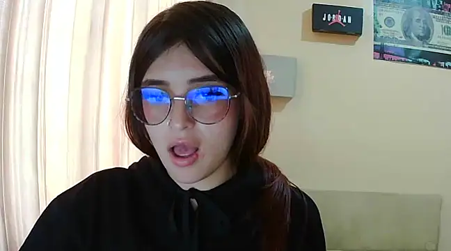 CRISTAL JD01 online show from December 30, 2024, 7:11 pm