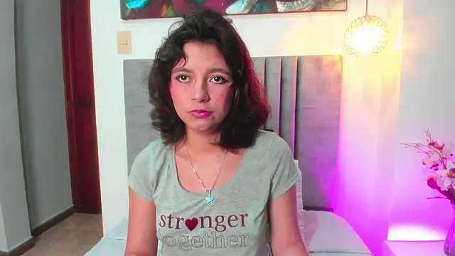 Snapshot of LuciaFerrero chatting on October 3, 2025, 12:36 am LuciaFerrero online show from October 3, 2025, 12:36 am