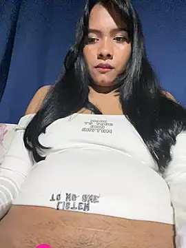 Snapshot of Ninabrunette18 chatting on February 14, 2025, 9:24 am Ninabrunette18 online show from February 14, 2025, 9:24 am