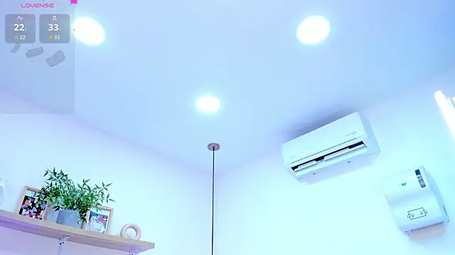 Snapshot of violeta_candyy_ chatting on April 22, 2026, 3:35 am violeta candyy online show from April 22, 2026, 3:35 am