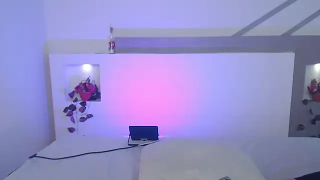 Snapshot of VenusEvans1 chatting on March 15, 2025, 10:33 pm VenusEvans1 online show from March 15, 2025, 10:33 pm