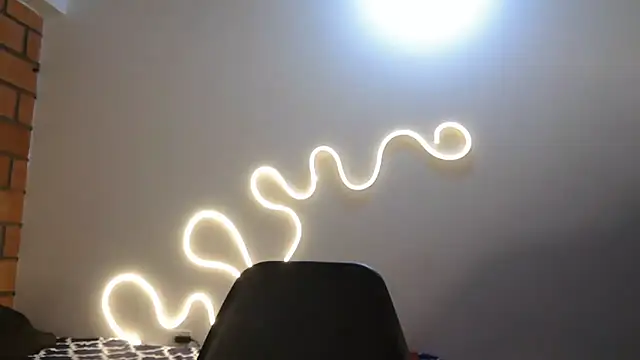 conejita linda online show from December 23, 2025, 4:23 am