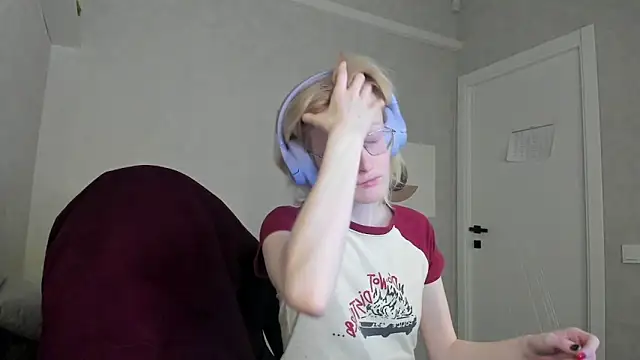 Snapshot of ElizabethHarpper chatting on November 13, 2025, 1:31 am ElizabethHarpper online show from November 13, 2025, 1:31 am