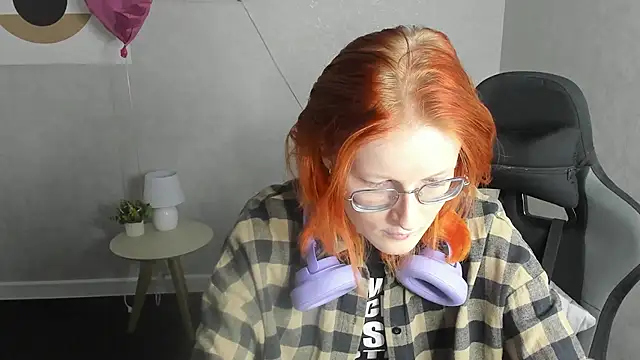 ElizabethHarpper online show from February 19, 2026, 9:17 am