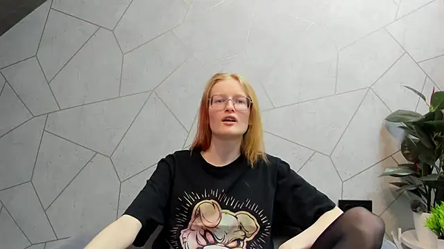 Snapshot of ElizabethHarpper chatting on February 13, 2025, 8:27 am ElizabethHarpper online show from February 13, 2025, 8:27 am