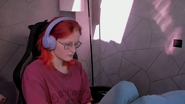 ElizabethHarpper online show from February 12, 2026, 9:20 am