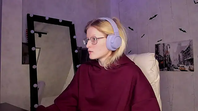 Snapshot of ElizabethHarpper chatting on November 17, 2025, 1:09 am ElizabethHarpper online show from November 17, 2025, 1:09 am