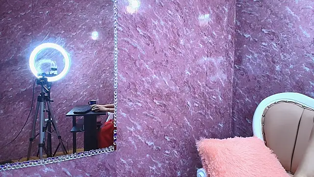 arissha lee online show from March 23, 2025, 7:42 am