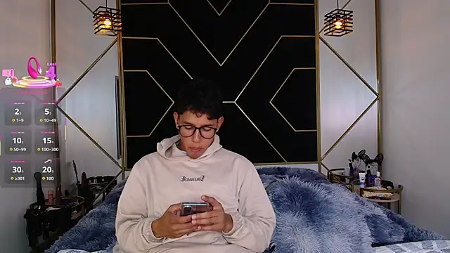 Snapshot of RyanPricee chatting on October 28, 2025, 4:24 am RyanPricee online show from October 28, 2025, 4:24 am