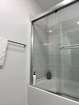 tcadle1824 online show from April 13, 2026, 6:23 pm