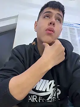 Snapshot of Angel_Khouri chatting on February 18, 2026, 4:21 am Angel Khouri online show from February 18, 2026, 4:21 am