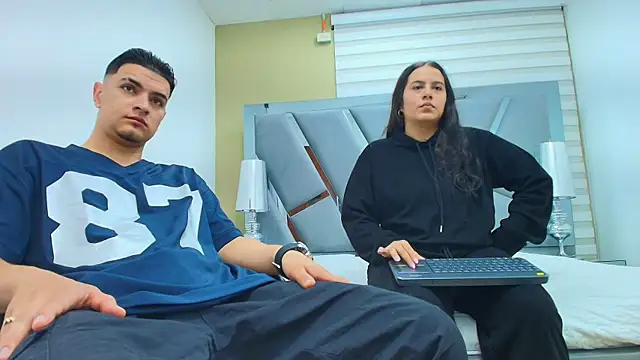 DAVID VICTORIAA online show from April 25, 2026, 11:46 am