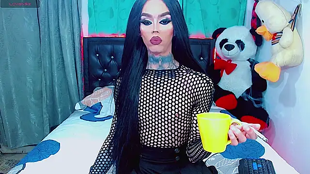 Snapshot of Alextwink chatting on November 13, 2025, 8:46 pm Alextwink online show from November 13, 2025, 8:46 pm