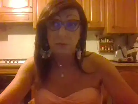 Snapshot of Tiabet chatting on September 9, 2025, 8:18 pm Tiabet online show from September 9, 2025, 8:18 pm