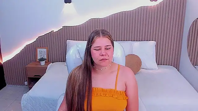 Annie kurt  online show from October 7, 2025, 8:43 pm