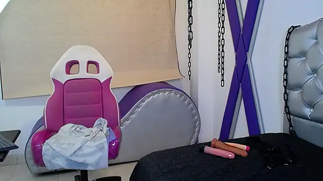 Snapshot of Sara_Davina chatting on March 6, 2025, 10:41 am Sara Davina online show from March 6, 2025, 10:41 am