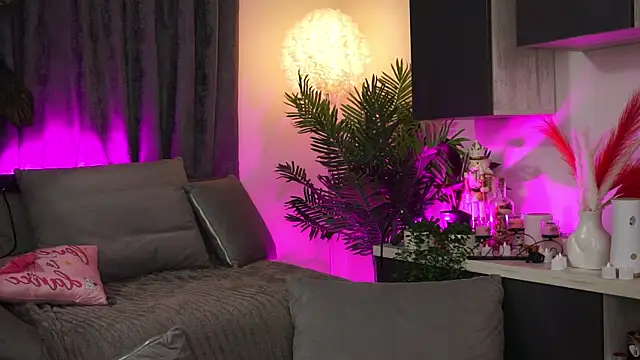 Snapshot of amiraroshen chatting on February 21, 2025, 1:55 am amiraroshen online show from February 21, 2025, 1:55 am