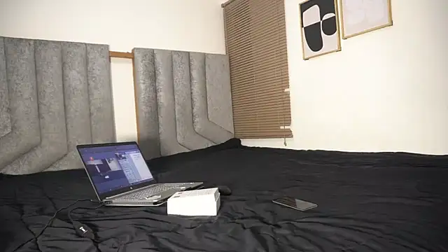 womantall99 online show from March 31, 2026, 1:02 pm