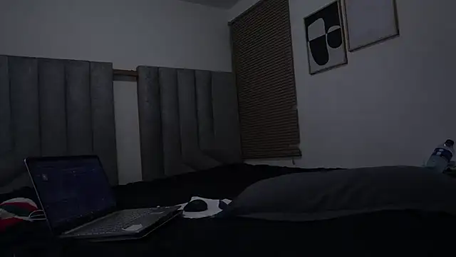 womantall99 online show from April 1, 2026, 3:20 pm