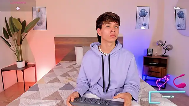 Brian-Ausslos online show from December 4, 2025, 4:55 am