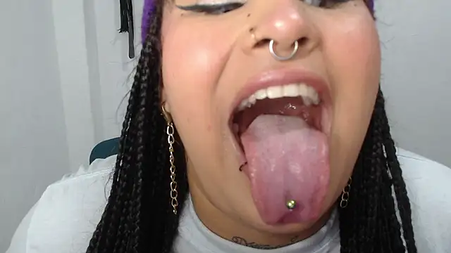 Snapshot of brittanysexhot chatting on July 5, 2026, 12:37 am brittanysexhot online show from July 5, 2026, 12:37 am