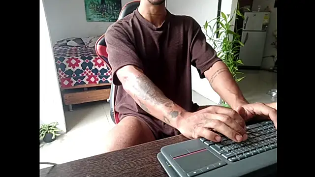Snapshot of Adam_Valenciia chatting on June 15, 2026, 4:39 pm Adam Valenciia online show from June 15, 2026, 4:39 pm