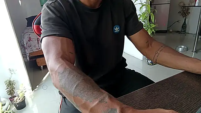 Adam Valenciia online show from February 12, 2026, 9:14 pm