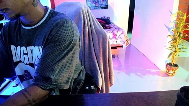 Adam Valenciia online show from November 5, 2025, 4:04 am