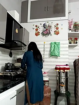 Snapshot of Best-Couple chatting on December 1, 2025, 3:18 am Best-Couple online show from December 1, 2025, 3:18 am