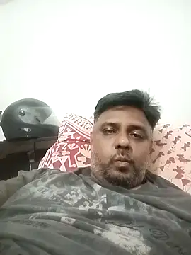 jemes21in online show from November 23, 2025, 6:29 pm