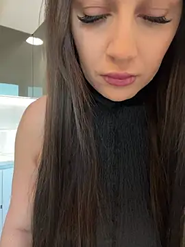 claraxjoyy online show from March 21, 2025, 4:49 am