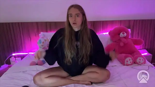 BabyMelie online show from December 20, 2025, 9:34 am