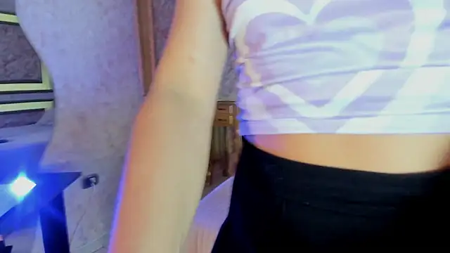 Snapshot of AlexaWatson_ chatting on January 3, 2025, 4:06 pm AlexaWatson online show from January 3, 2025, 4:06 pm