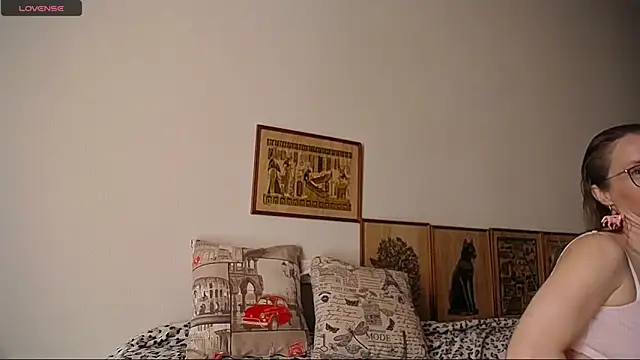 Snapshot of SquirtyEleanor chatting on May 13, 2026, 11:17 am SquirtyEleanor online show from May 13, 2026, 11:17 am