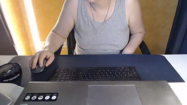 Snapshot of Sweet_Phoenix chatting on June 5, 2026, 6:07 am Sweet Phoenix online show from June 5, 2026, 6:07 am