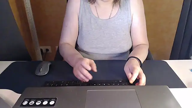 Snapshot of Sweet_Phoenix chatting on July 12, 2026, 8:15 am Sweet Phoenix online show from July 12, 2026, 8:15 am