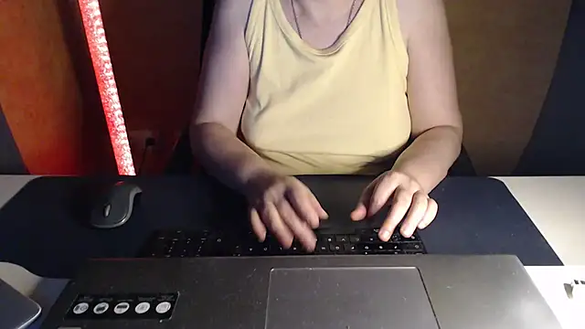 Snapshot of Sweet_Phoenix chatting on June 24, 2026, 8:06 pm Sweet Phoenix online show from June 24, 2026, 8:06 pm