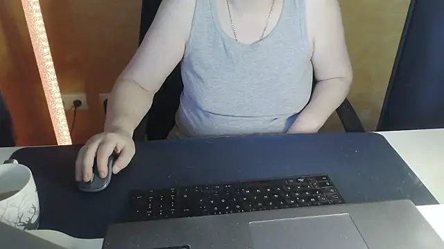 Snapshot of Sweet_Phoenix chatting on June 17, 2026, 6:24 am Sweet Phoenix online show from June 17, 2026, 6:24 am