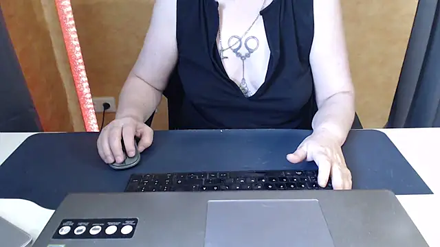 Snapshot of Sweet_Phoenix chatting on June 7, 2026, 8:30 am Sweet Phoenix online show from June 7, 2026, 8:30 am