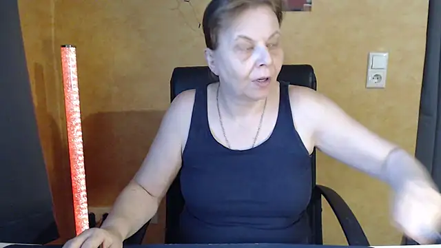 Snapshot of Sweet_Phoenix chatting on July 1, 2026, 7:52 am Sweet Phoenix online show from July 1, 2026, 7:52 am