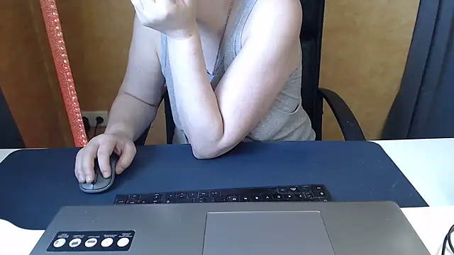 Snapshot of Sweet_Phoenix chatting on July 8, 2026, 8:15 am Sweet Phoenix online show from July 8, 2026, 8:15 am