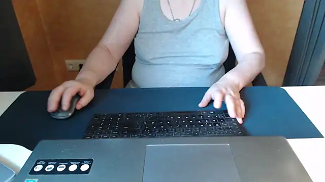 Snapshot of Sweet_Phoenix chatting on July 18, 2026, 7:39 am Sweet Phoenix online show from July 18, 2026, 7:39 am